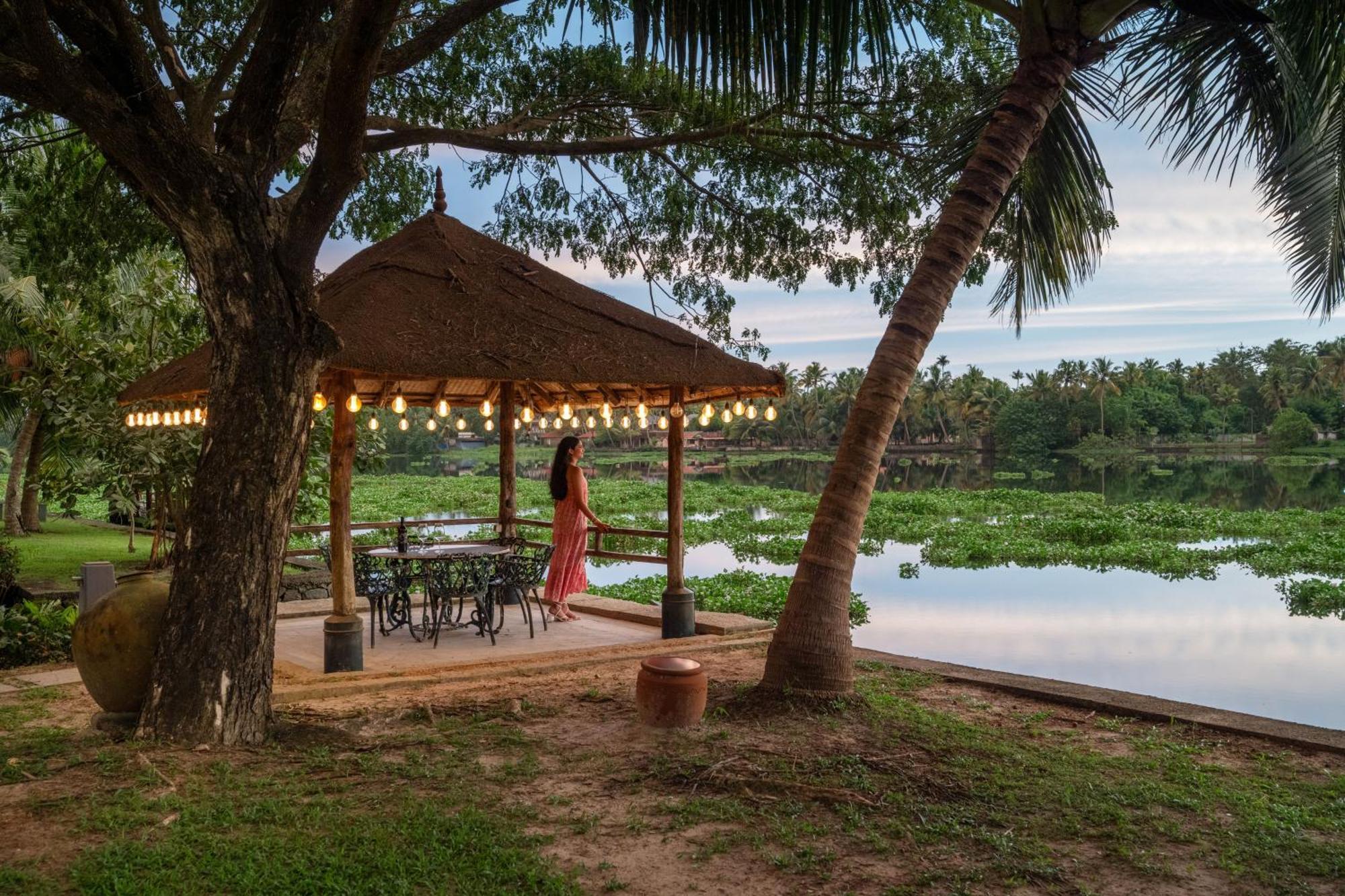 Baymaas Lake House Kochi Extérieur photo