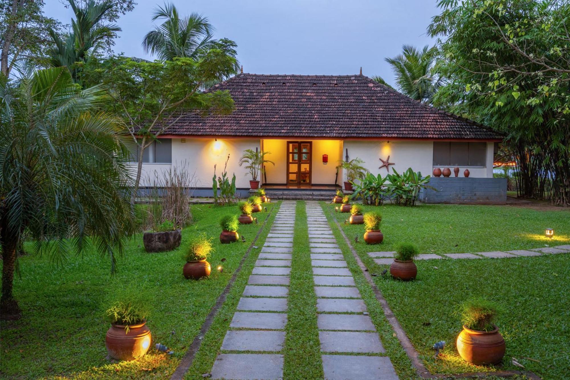 Baymaas Lake House Kochi Extérieur photo