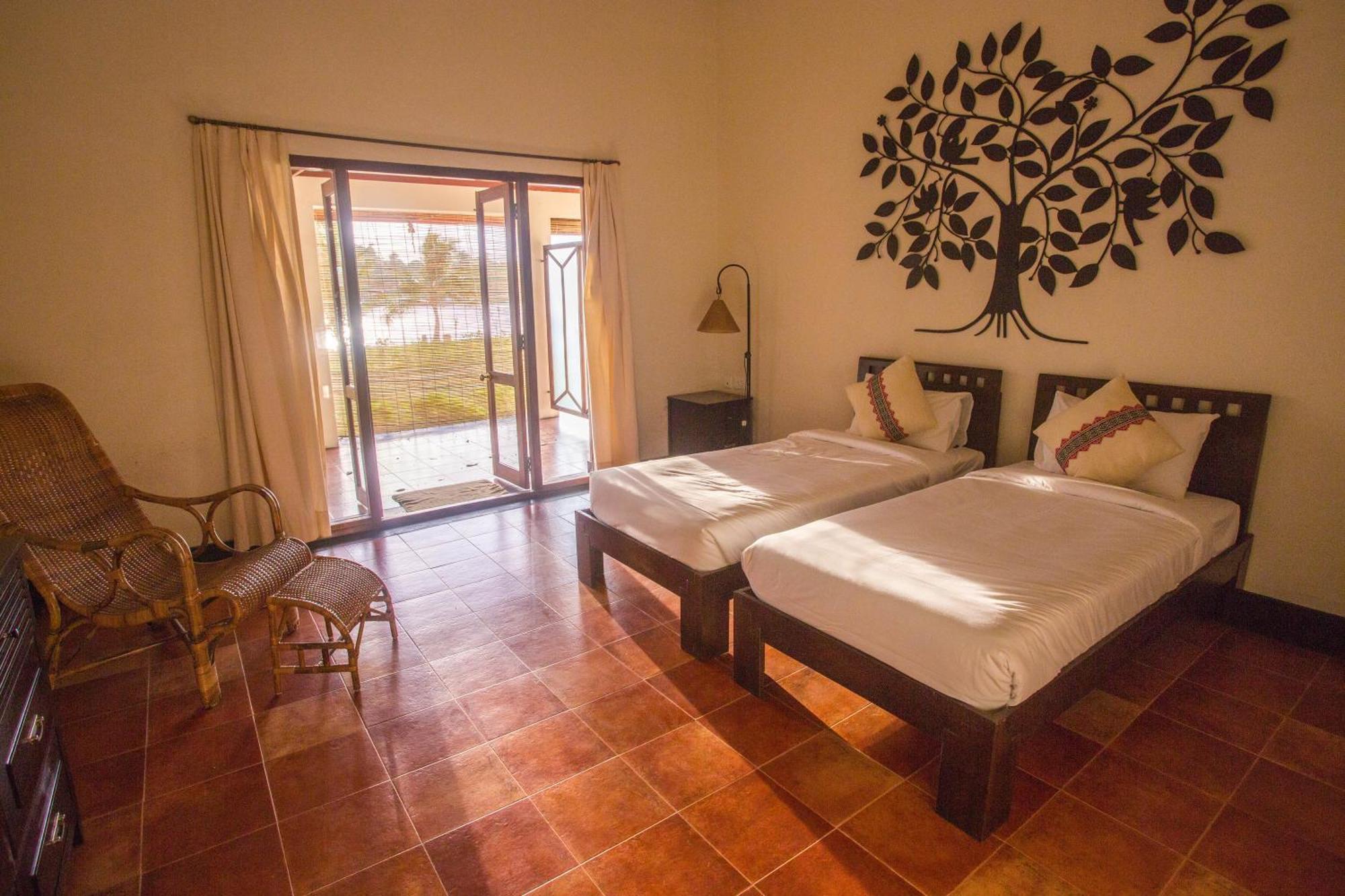 Baymaas Lake House Kochi Extérieur photo