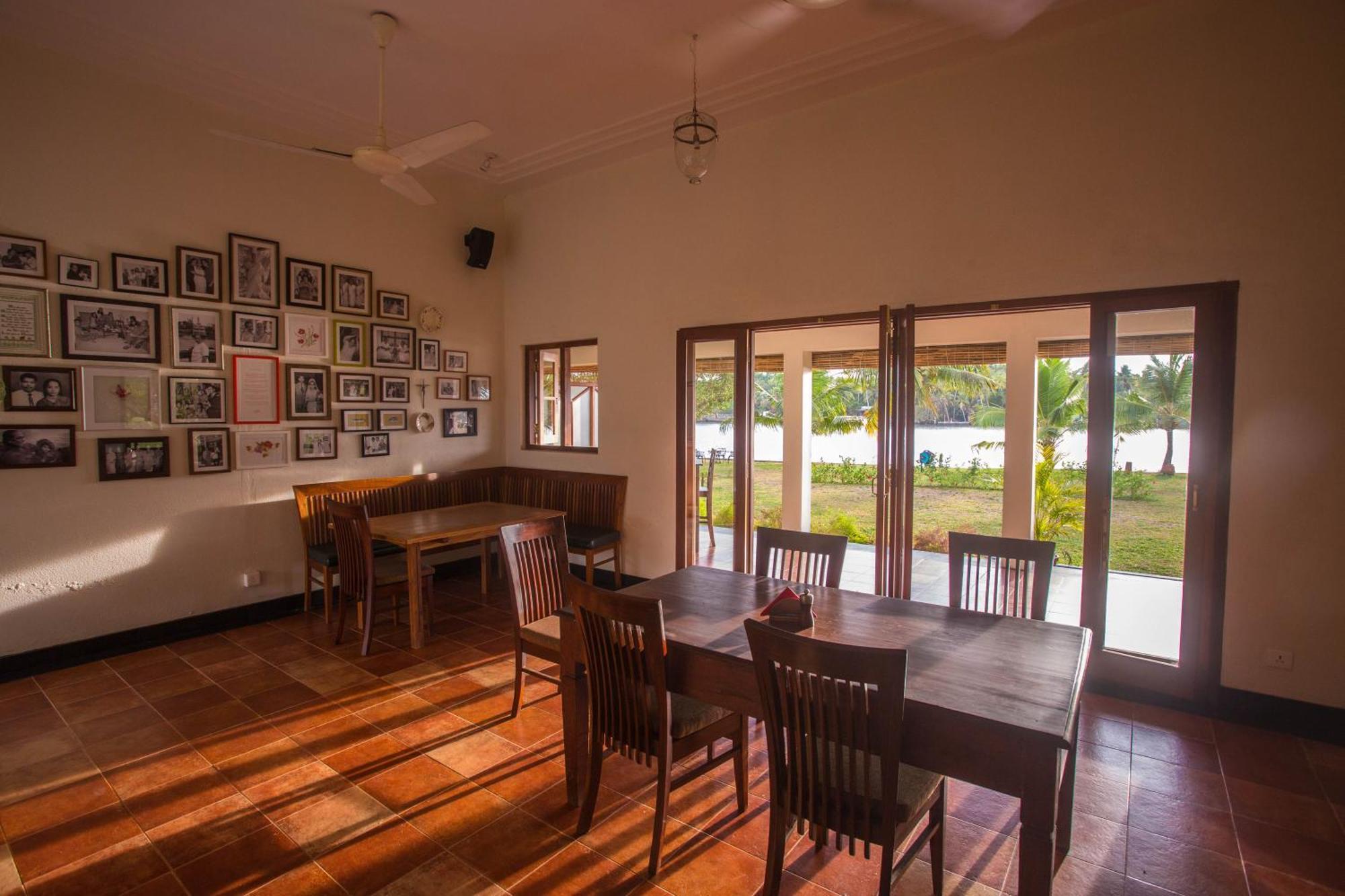 Baymaas Lake House Kochi Extérieur photo